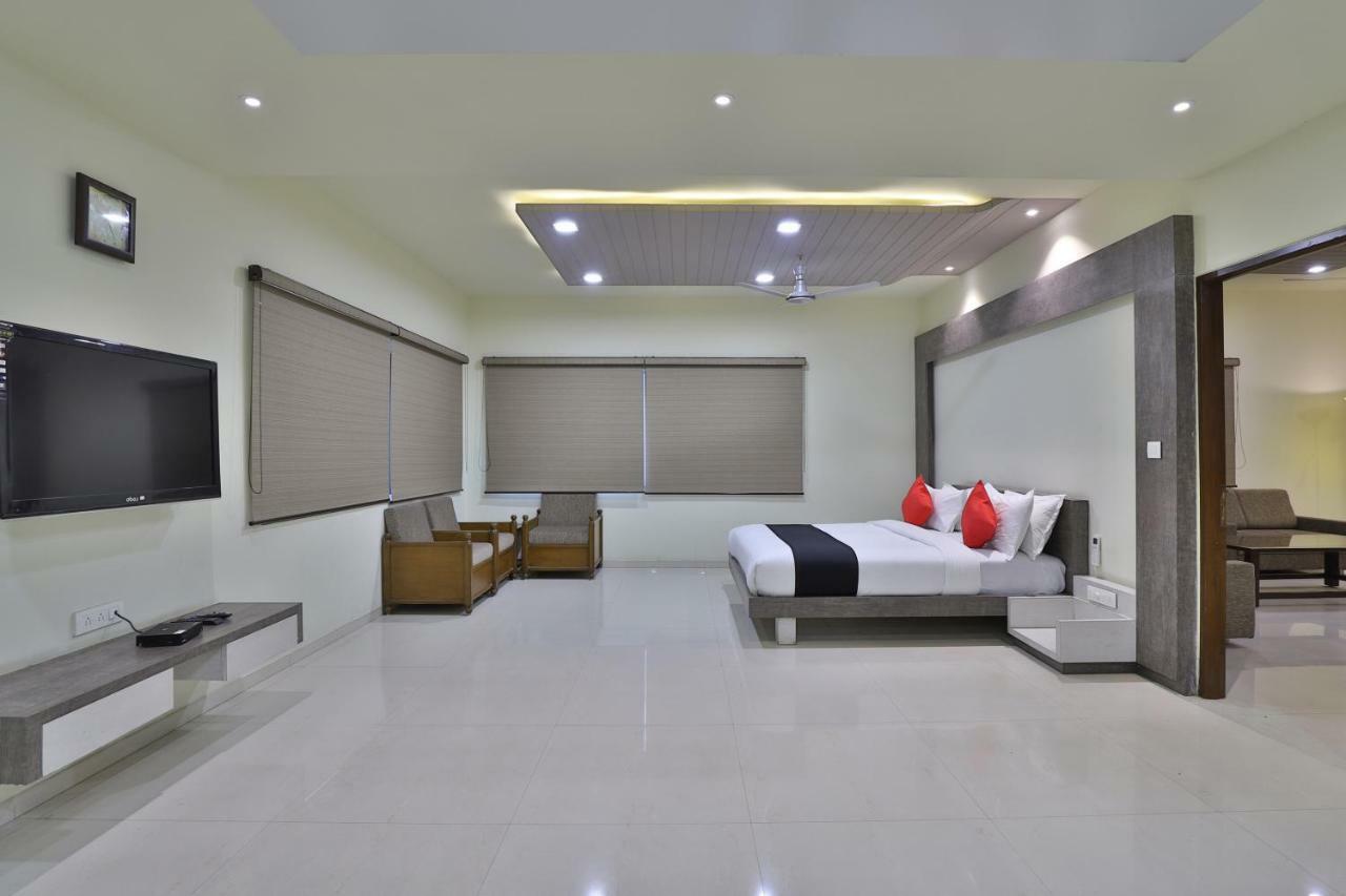Capital O 47284 Atithi Resort Bharuch Exterior foto