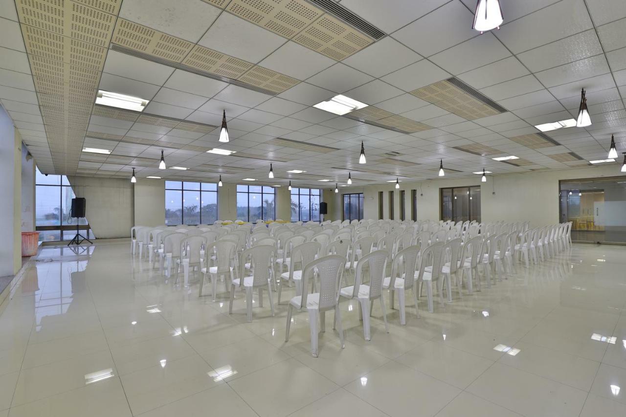 Capital O 47284 Atithi Resort Bharuch Exterior foto
