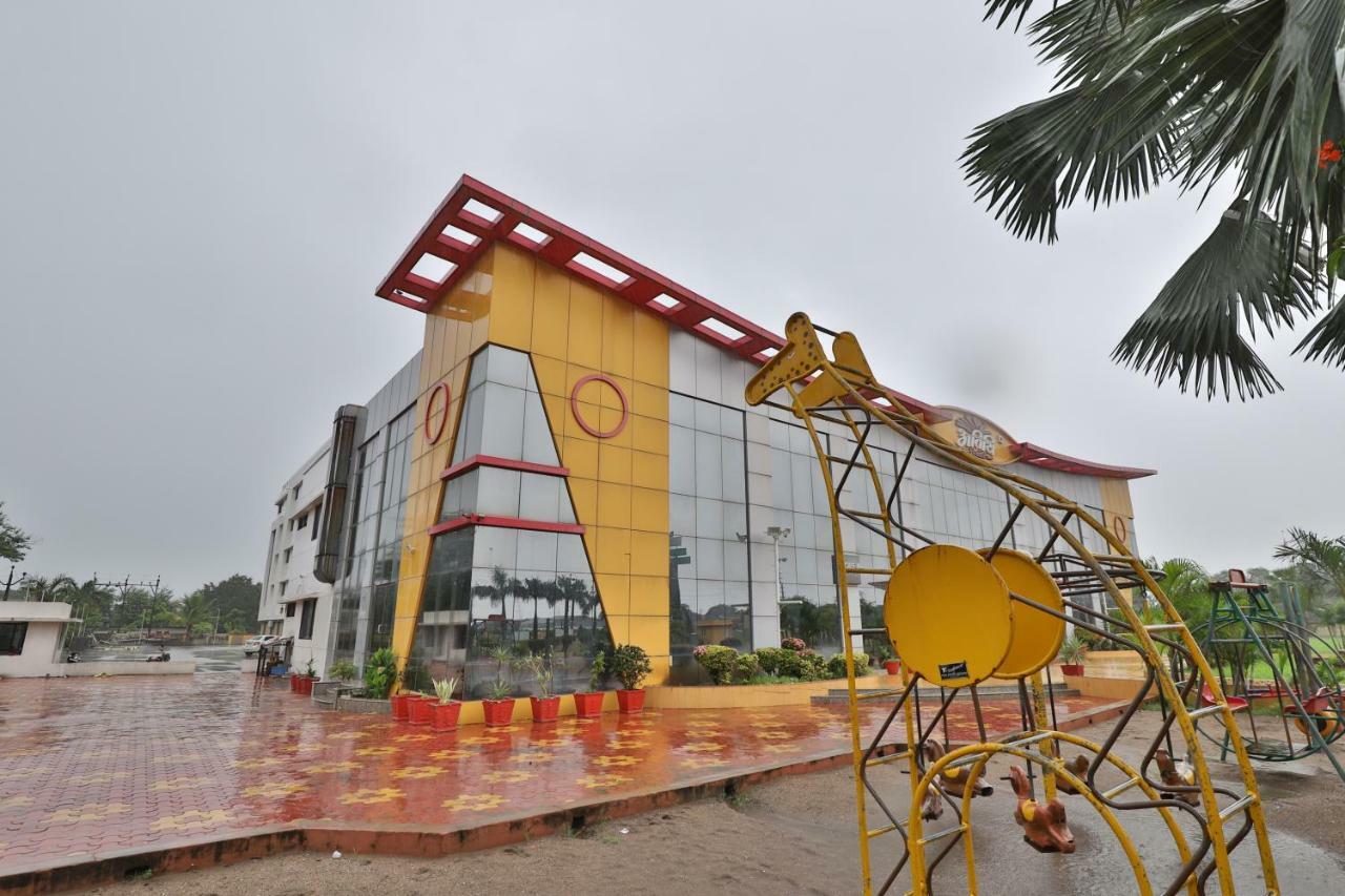 Capital O 47284 Atithi Resort Bharuch Exterior foto
