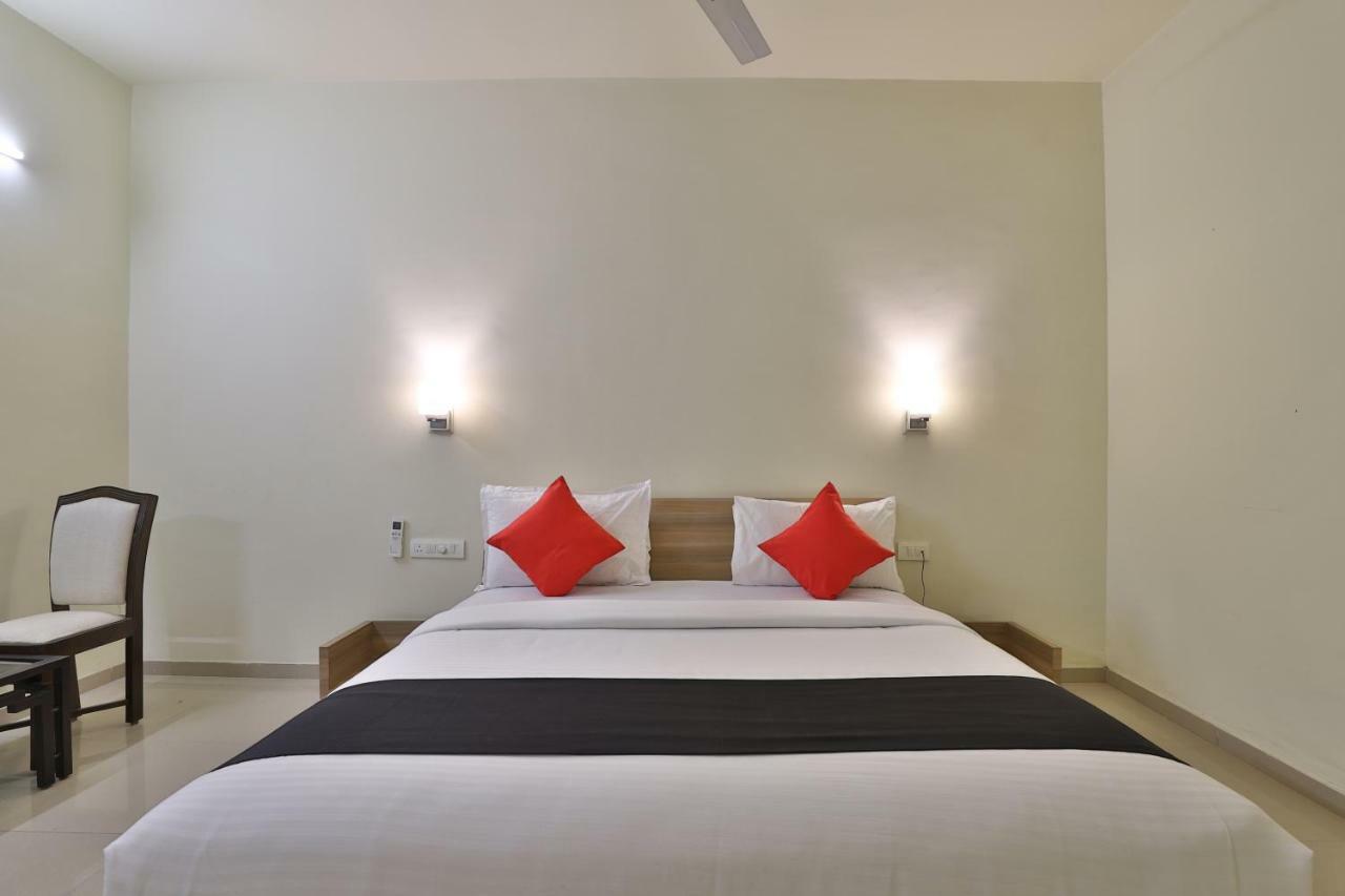 Capital O 47284 Atithi Resort Bharuch Exterior foto