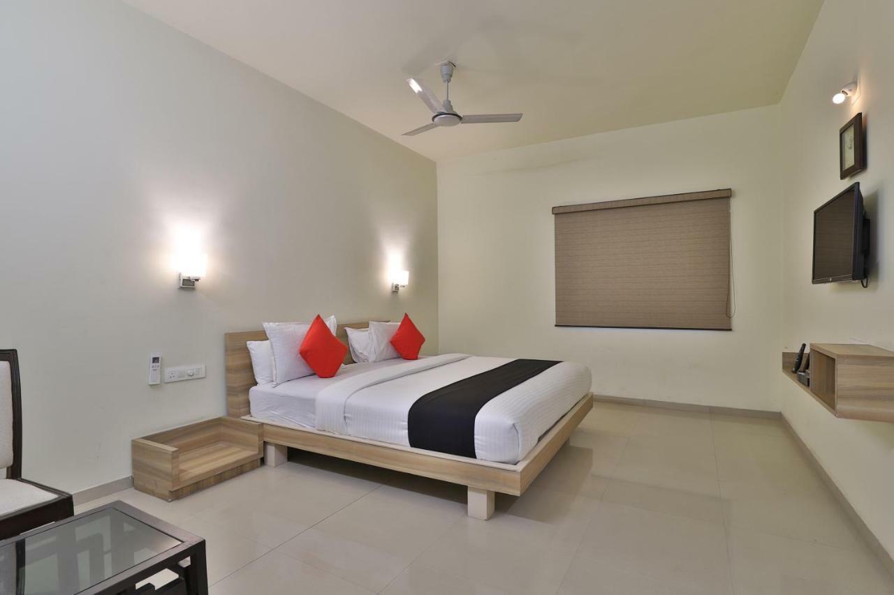 Capital O 47284 Atithi Resort Bharuch Exterior foto