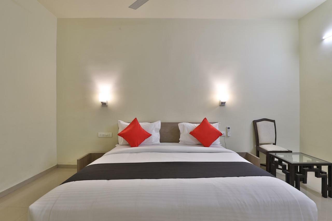 Capital O 47284 Atithi Resort Bharuch Exterior foto